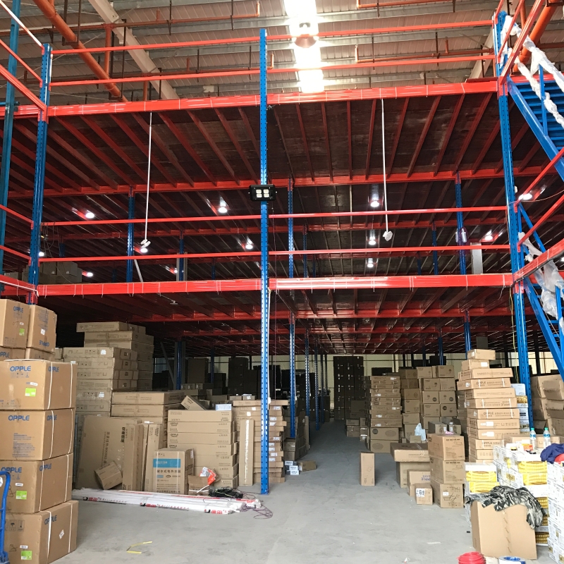 Double-deck attic platform 