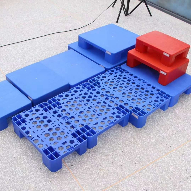 plastic tray