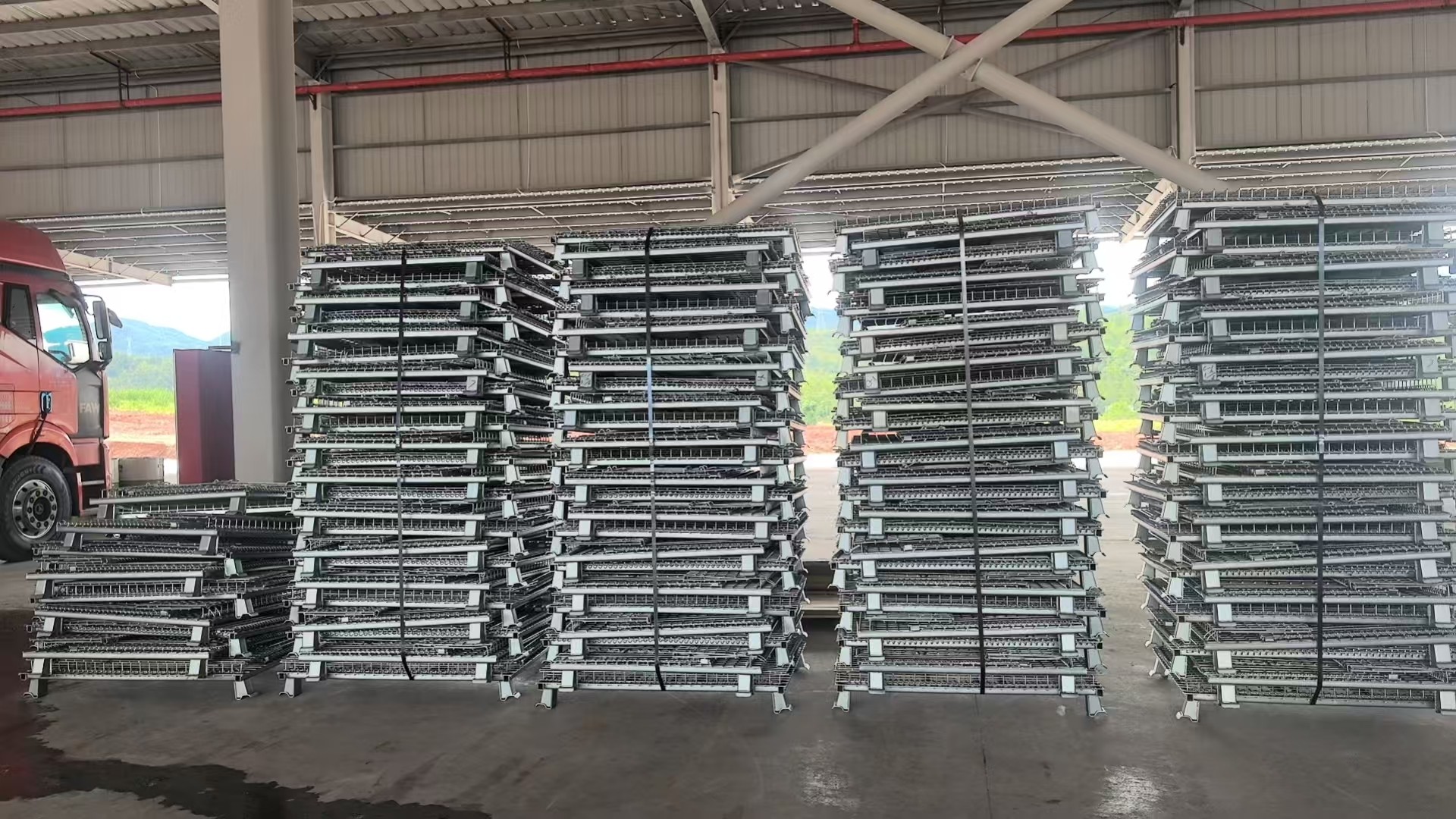 Warehouse storage folding storage cages
