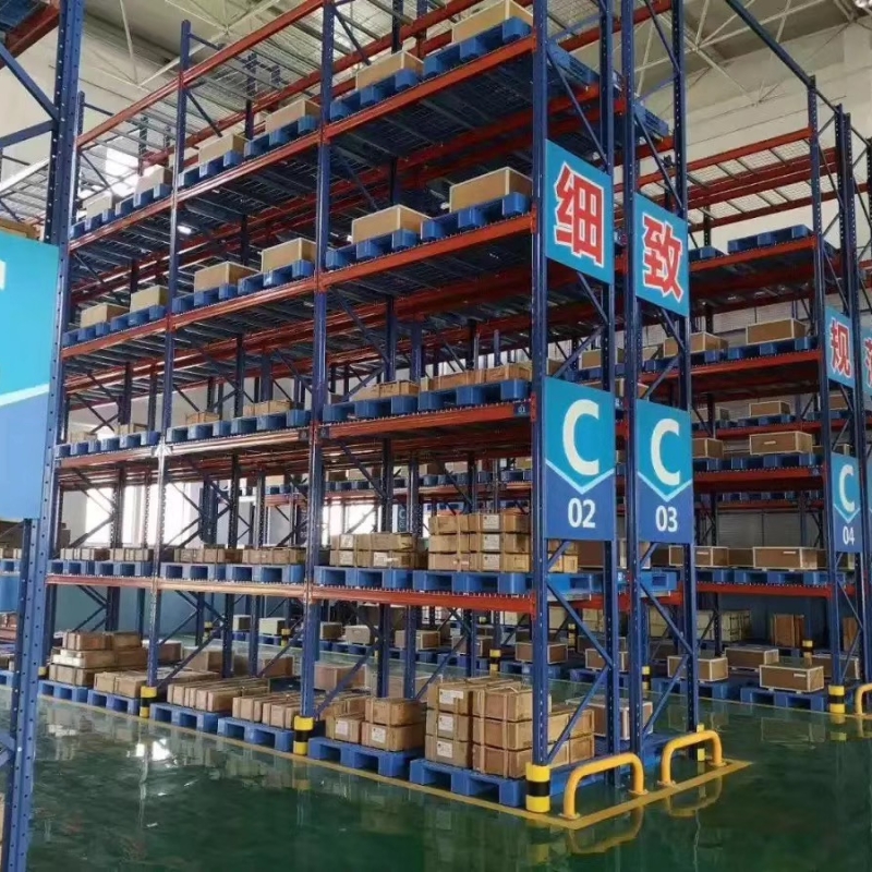 Smart warehouse racking