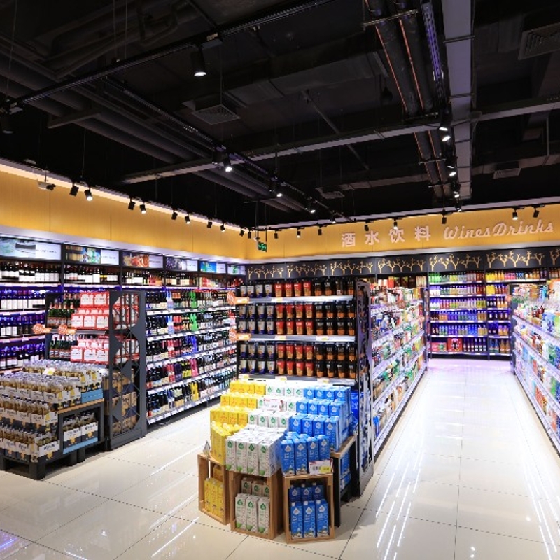 Double-sided back panel shelving for retail stores